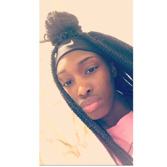 Meet your Posher, Tahja - Picture 1 of 1